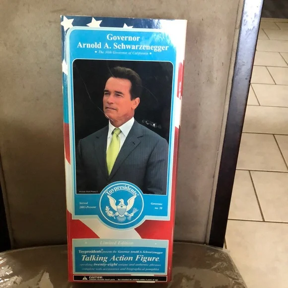 Governor Arnold Schwarzenegger Talking Action Figure - Picture 1 of 7